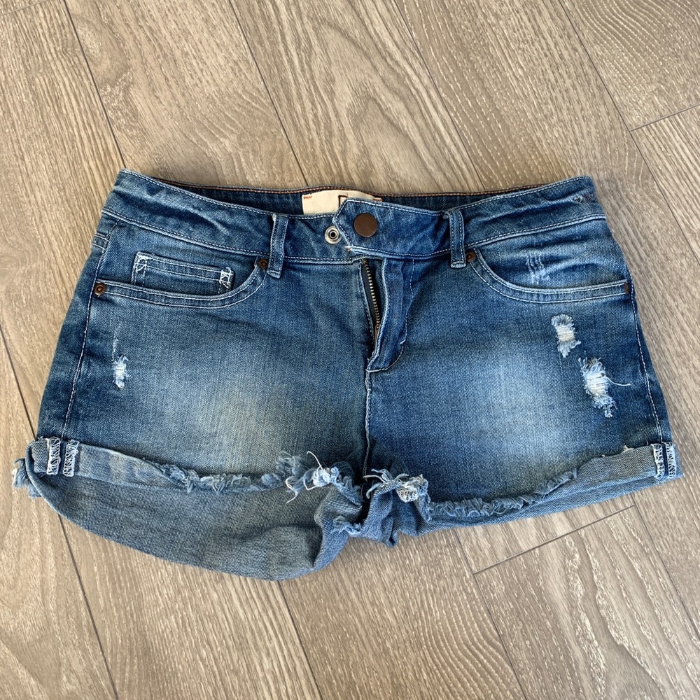 Dittos Jean distressed shorts